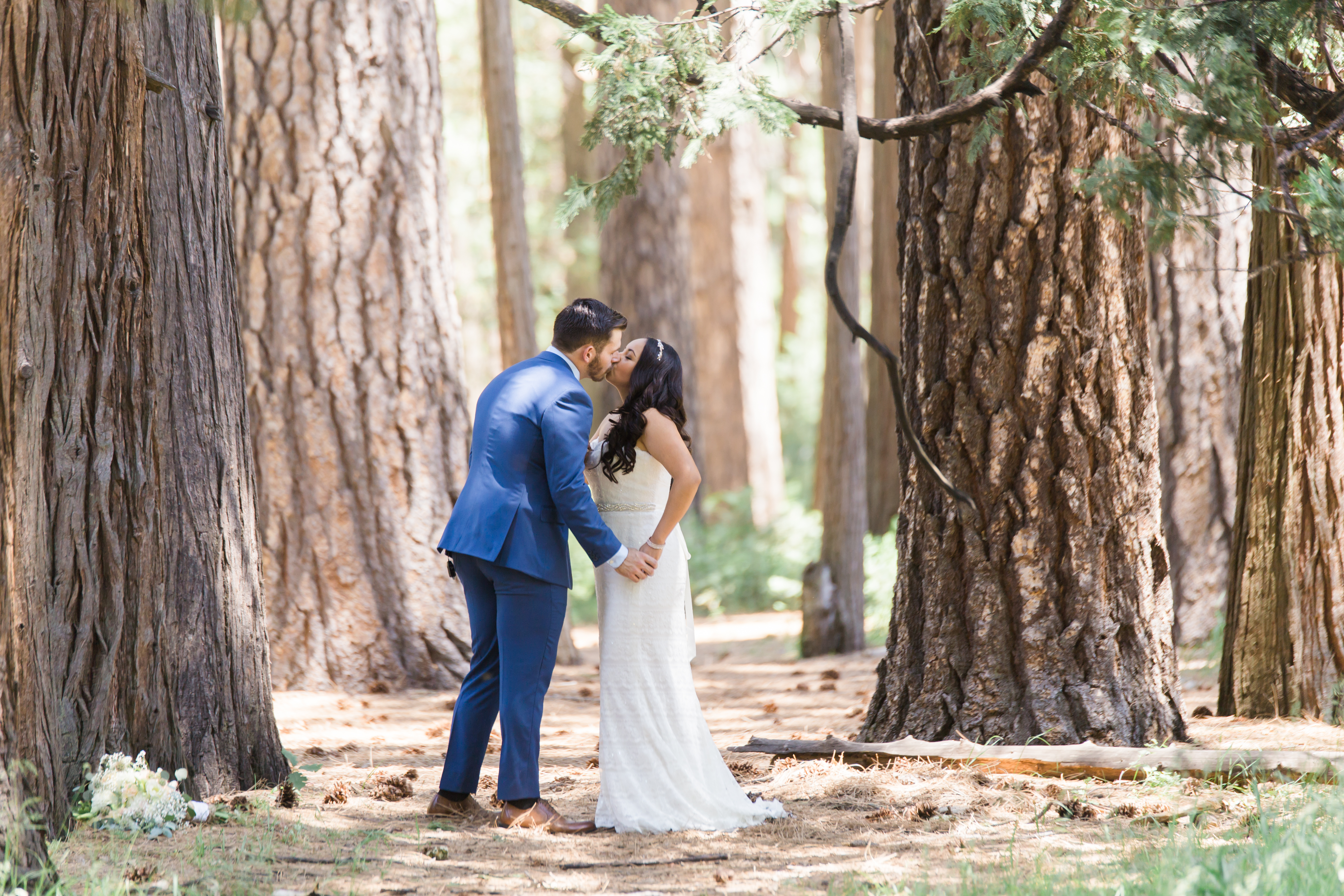 forest wedding kisses