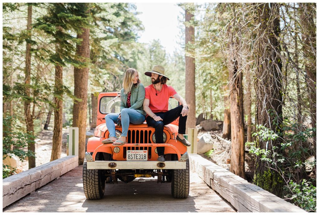 couples photos on jeep